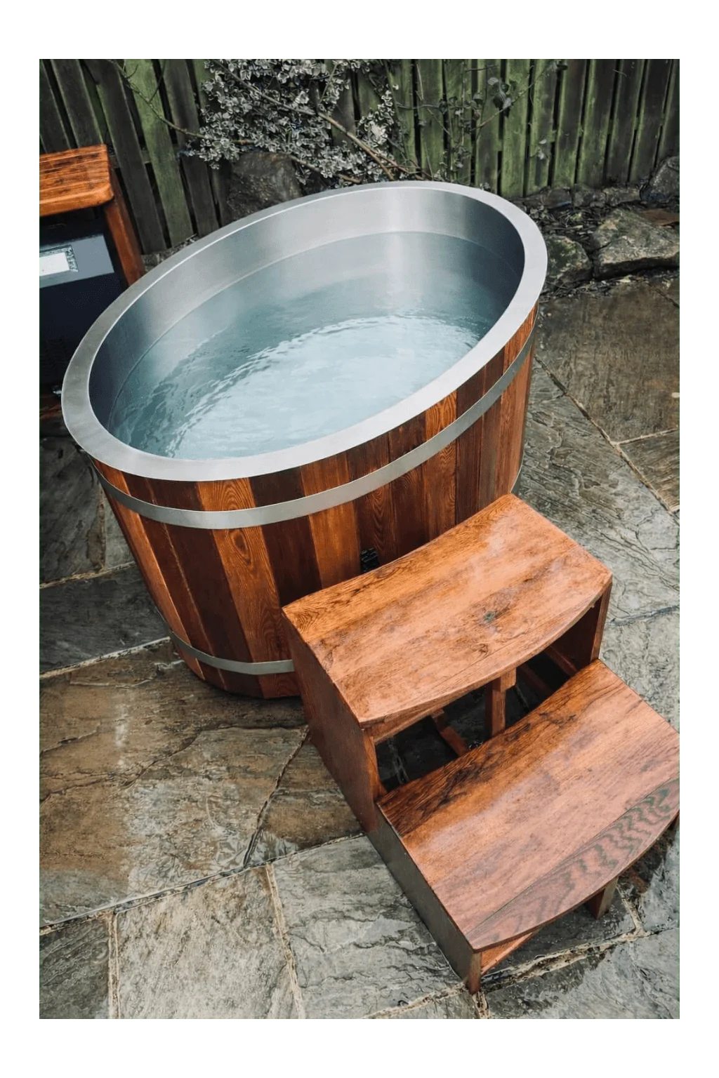 KOVE Oval Cedar Ice Bath – Reclined Cold Plunge